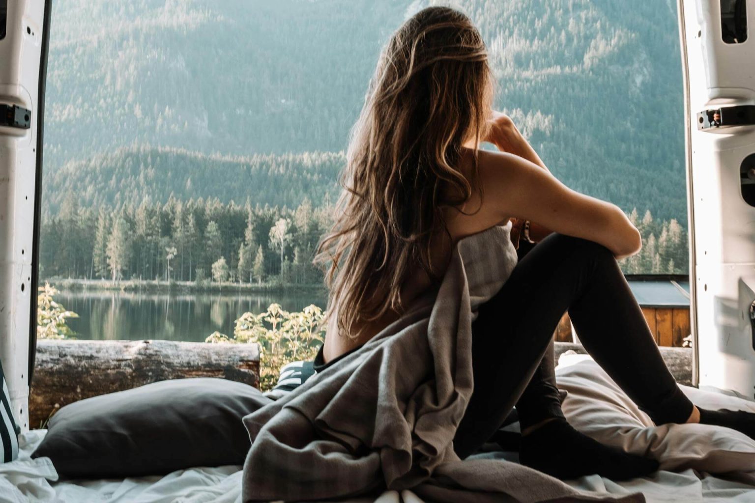 18 Ways To Get Paid To Live In The Wilderness!