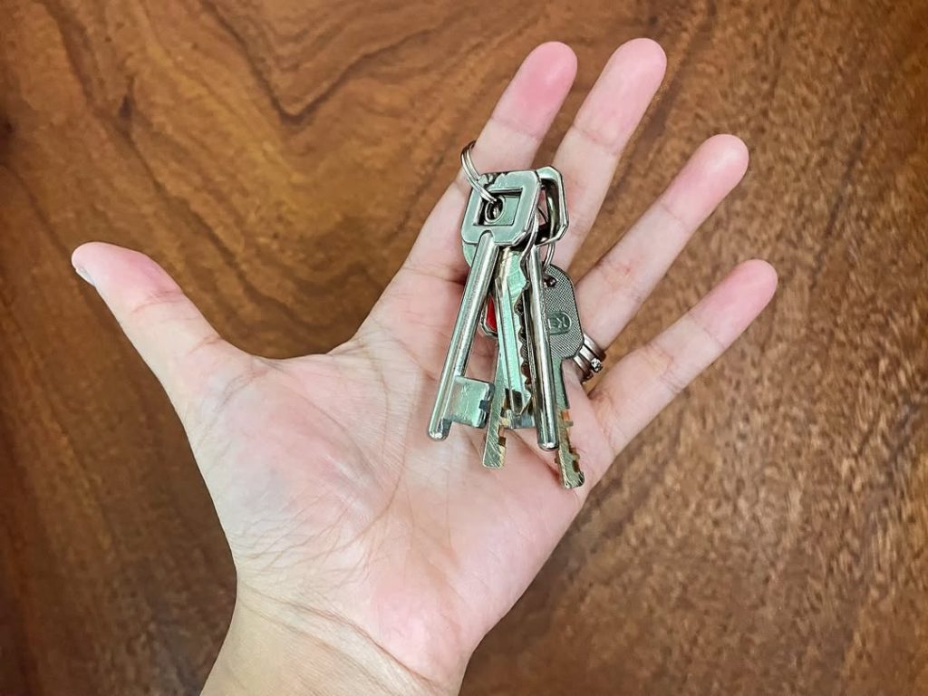 FINANCIAL LIFE HACKS TO RESET YOUR NEW YEAR