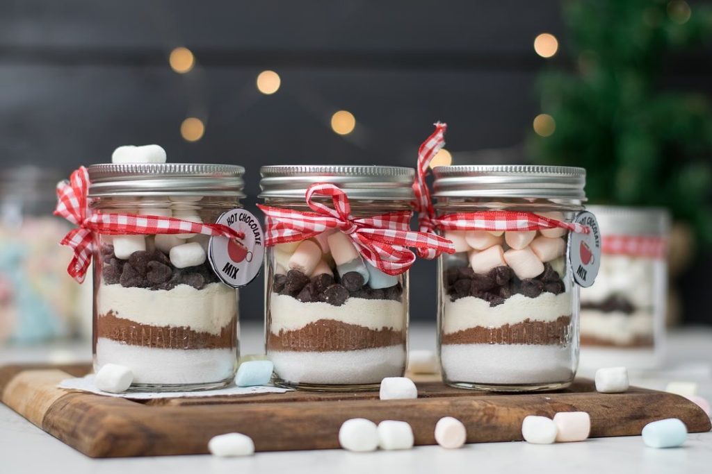 CHIRSTMAS CRAFTS TO MAKE AND SELL