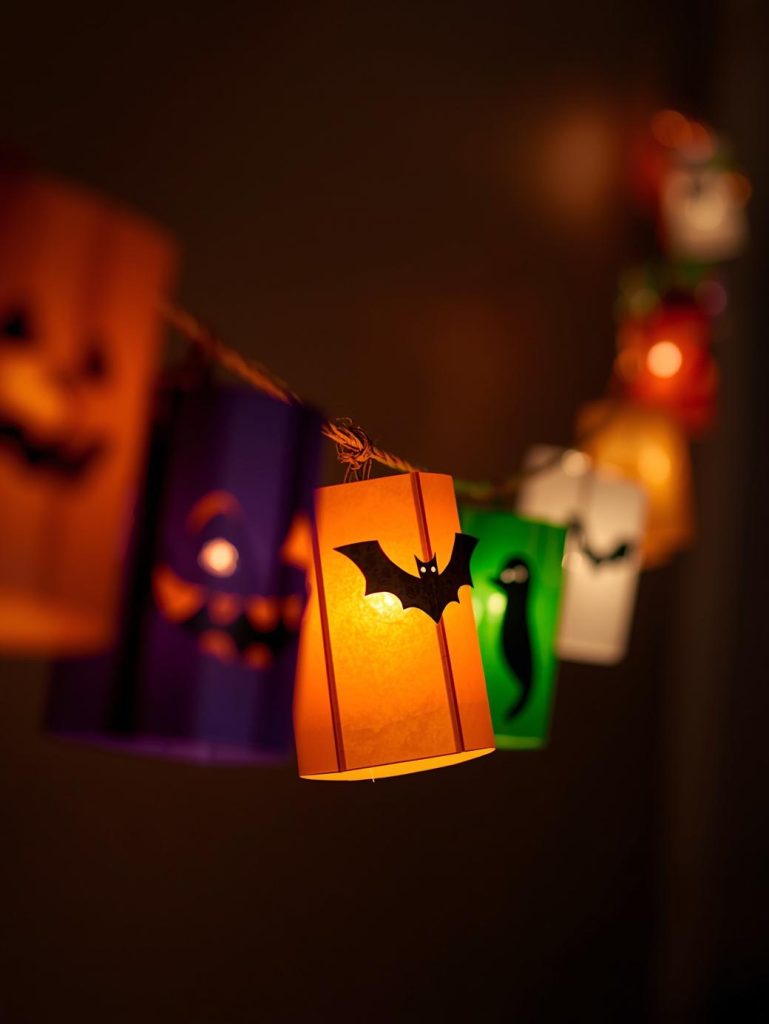 DIY HALLOWEEN DECORATIONS